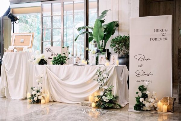 trang trí bàn gallery đám cưới đơn giản